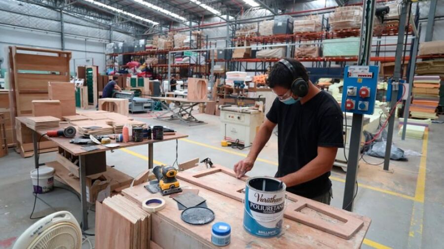 La industria pyme se desplomó un 11,9% anual en marzo