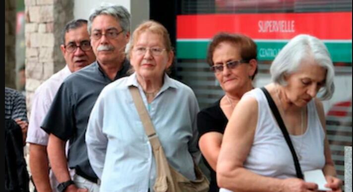 Oficializaron el aumento a jubilados y pensionados en abril