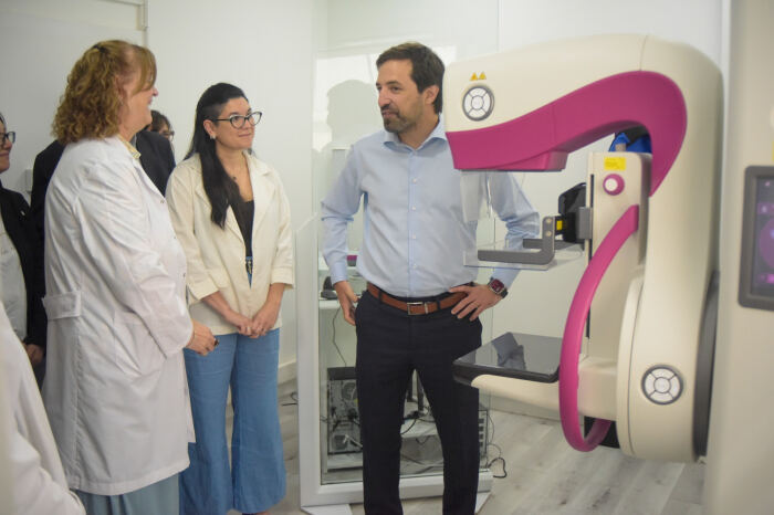 La Plata: Kreplak inauguró un mamógrafo en el Hospital Rossi