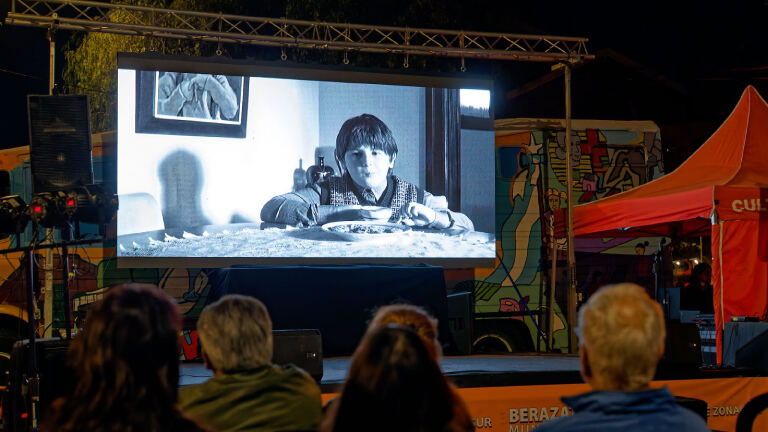 Berazategui: Llega una nueva edición del Festival Nacional “Cine Bajo la Luna”