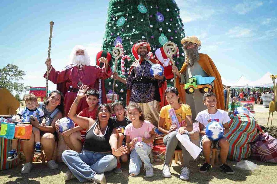 Quilmes: Los Reyes Magos visitaron el Parque Municipal de La Ribera y entregaron regalos