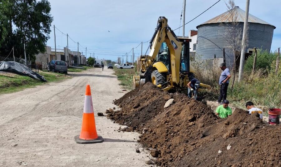 Necochea: Se amplía la red cloacal en calle 85