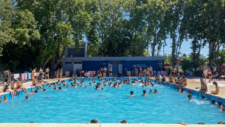 Berazategui: Más de 8.800 personas disfrutaron de la pileta del Club Municipal Maltería