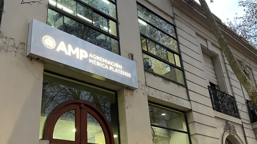 La Agremiación Médica Platense suspende la atención a afiliados de IOMA por falta de pagos