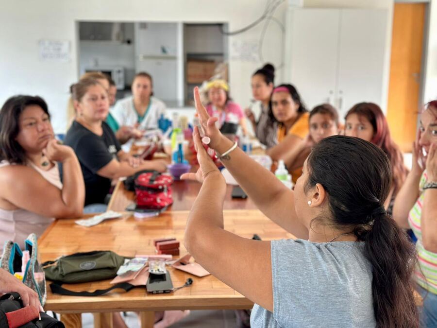 Almirante Brown: El Municipio impulsa nuevos cursos y talleres en Burzaco, Malvinas Argentinas, Don Orione y Mármol