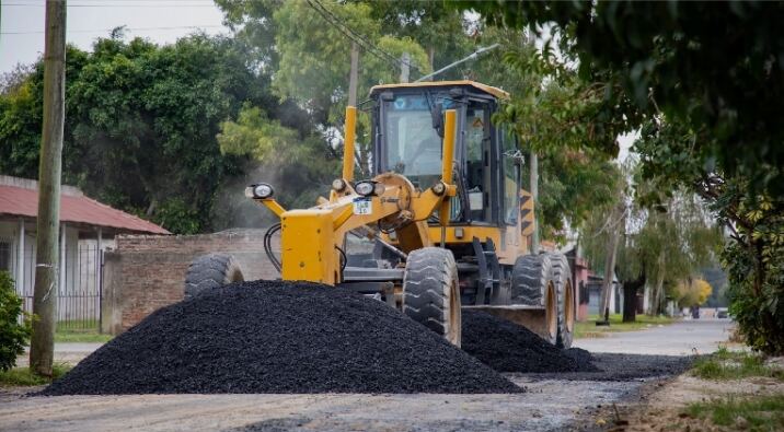 Berazategui: Avanza la obra de saneamiento y pavimentación en el barrio Jacarandá