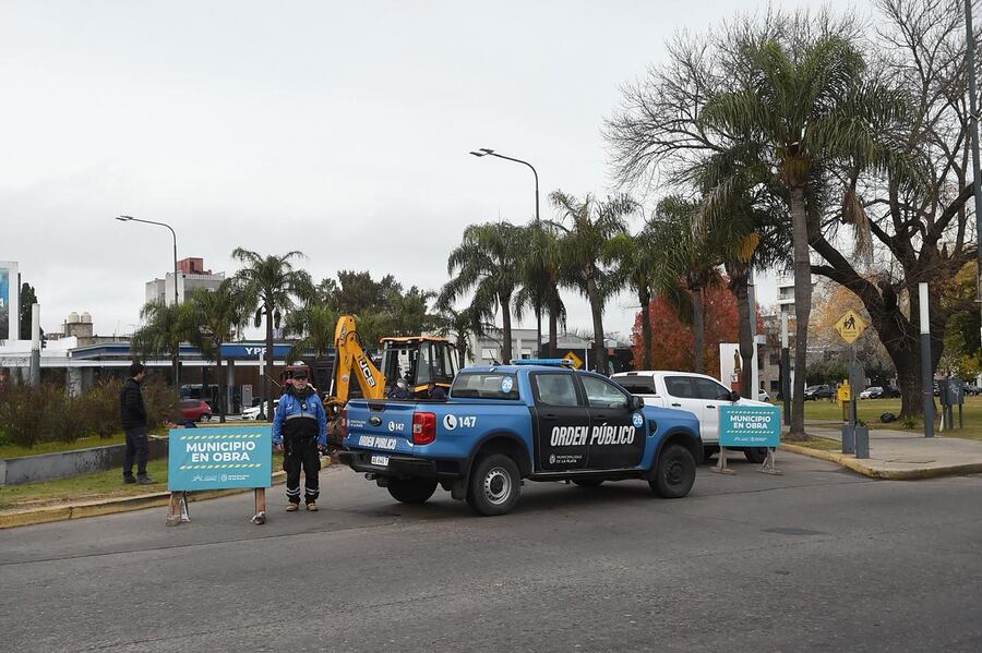 La Plata: Realizan trabajos de reparación en avenida 7 y 32