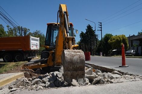 Pilar: Avanza la rehabilitación de calzada de la Ruta Provincial 8