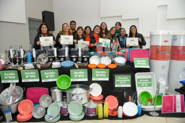 La Provincia refuerza el SAE con equipamiento para más de 100 escuelas