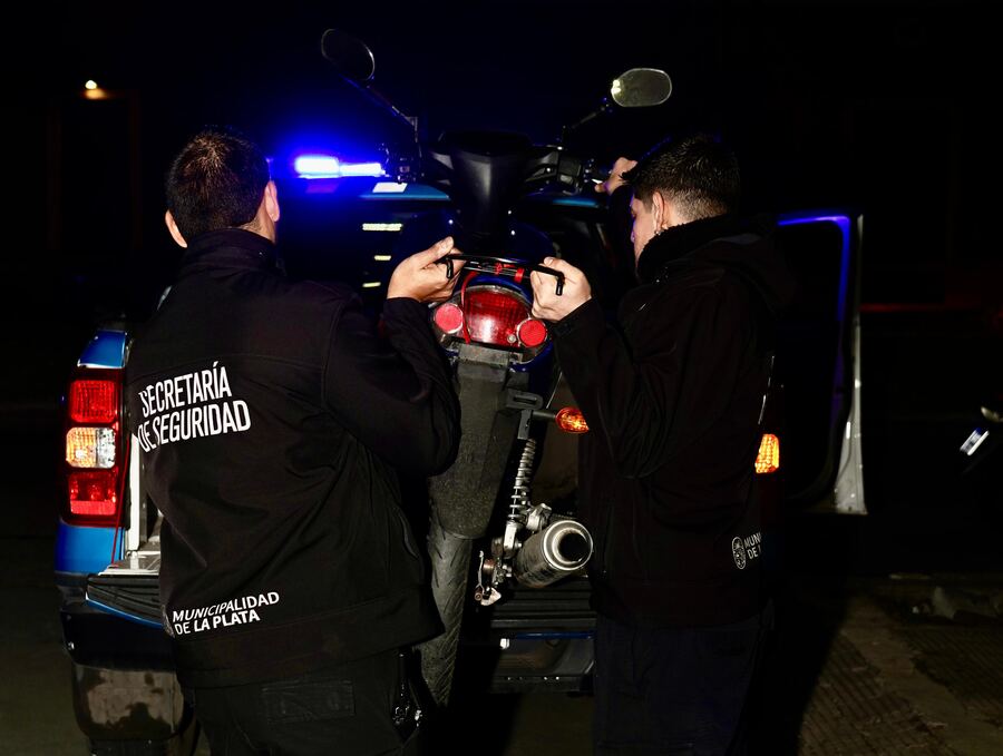 La Plata: 136 vehículos secuestrados, 17 aprehendidos y más de 3.200 controles, en los últimos operativos de seguridad
