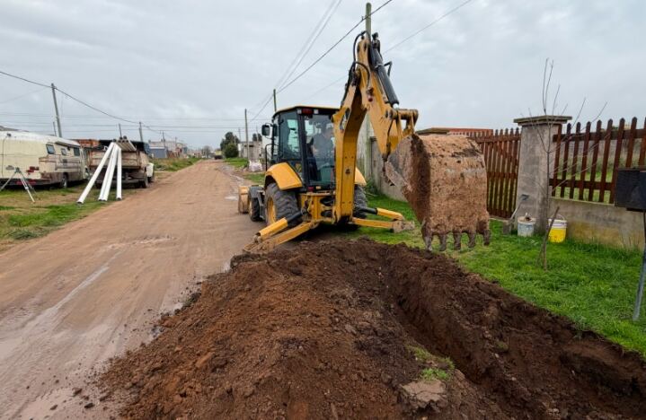 Necochea: Amplían la red de agua y cloacas en calle 85