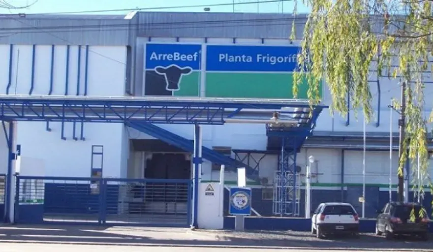 Ramallo: El frigorífico ArreBeef redujo a la mitad su faena y dio de baja a 400 operarios