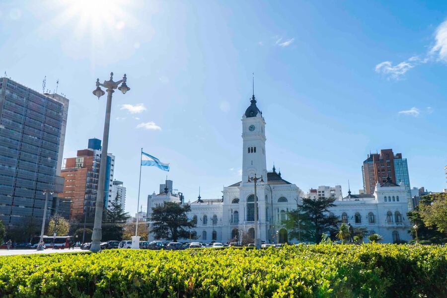 La Plata: Disponen un aumento del 10% para los trabajadores municipales