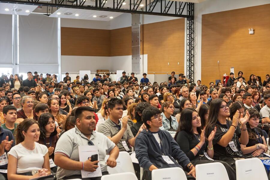 La Plata: Salud mental, nuevas tecnologías y acceso al trabajo, los ejes del Congreso de Juventudes