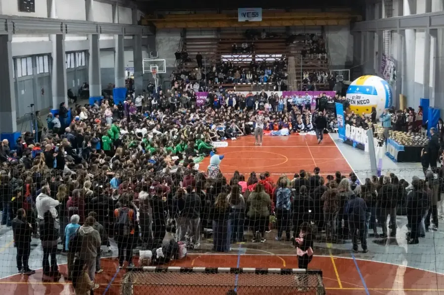 Necochea: El Polideportivo Municipal fue una de las sedes de otra edición multitudinaria del Open Neco de Vóley