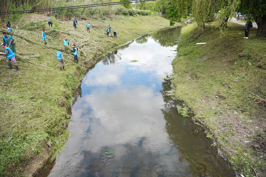 La Plata: Realizan el mantenimiento preventivo del Arroyo Maldonado frente al fenómeno climático El Niño