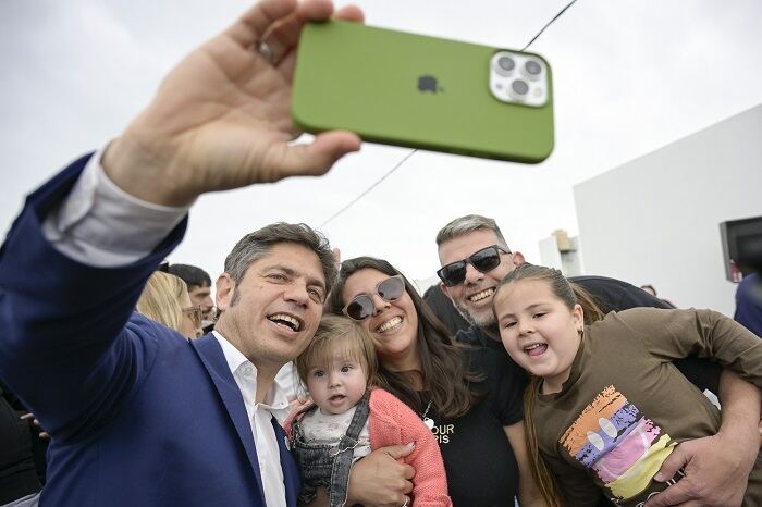 San Vicente: Kicillof entregó 64 viviendas a familias locales