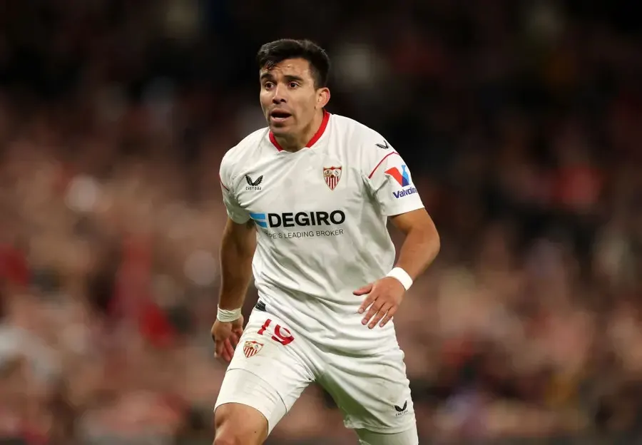 Aston Villa comenzó a negociar con Marcos Acuña