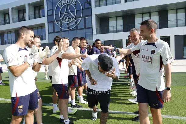 Así fue la emotiva despedida de Neymar en PSG