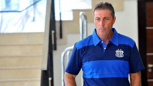 Kudelka presentó su renuncia y dejó de ser el DT de Lanús
