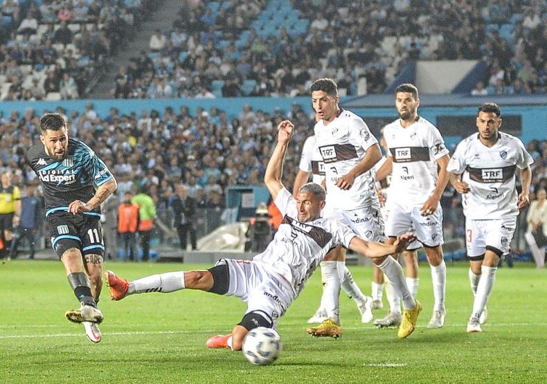 Racing volvió a perder: los hinchas cantaron contra dirigentes y jugadores