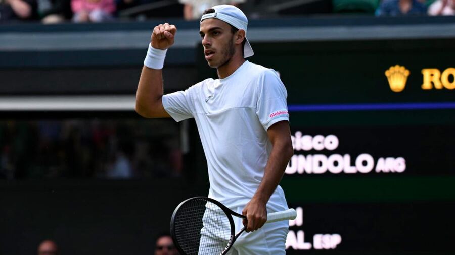 Los argentinos "Fran" Cerúndolo y Báez avanzan en el Masters 1000 de Shanghai
