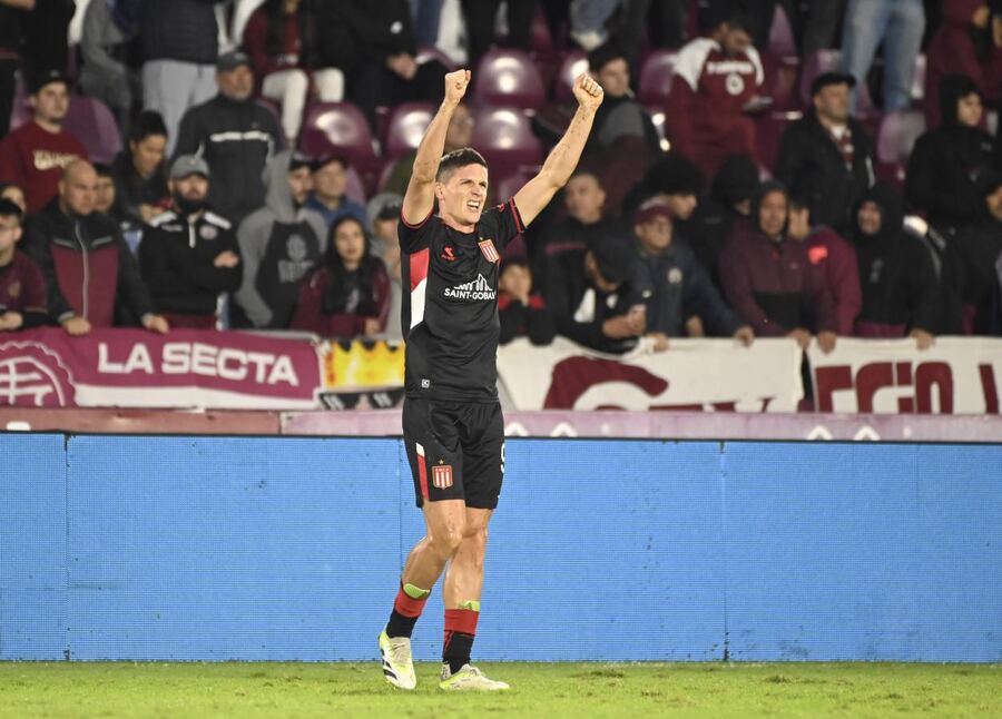 Estudiantes le dio vuelta el partido a Lanús