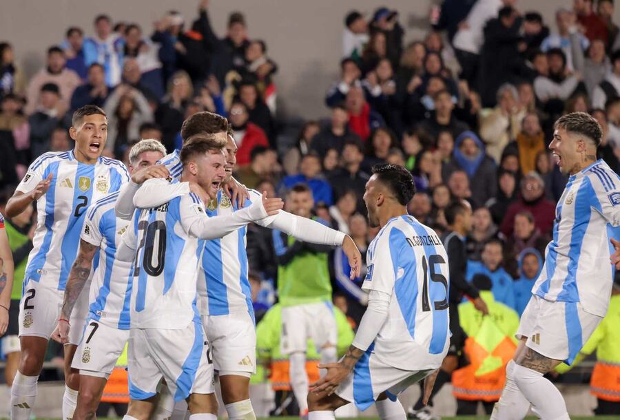 Eliminatorias: la Selección argentina afronta una dura prueba ante Colombia