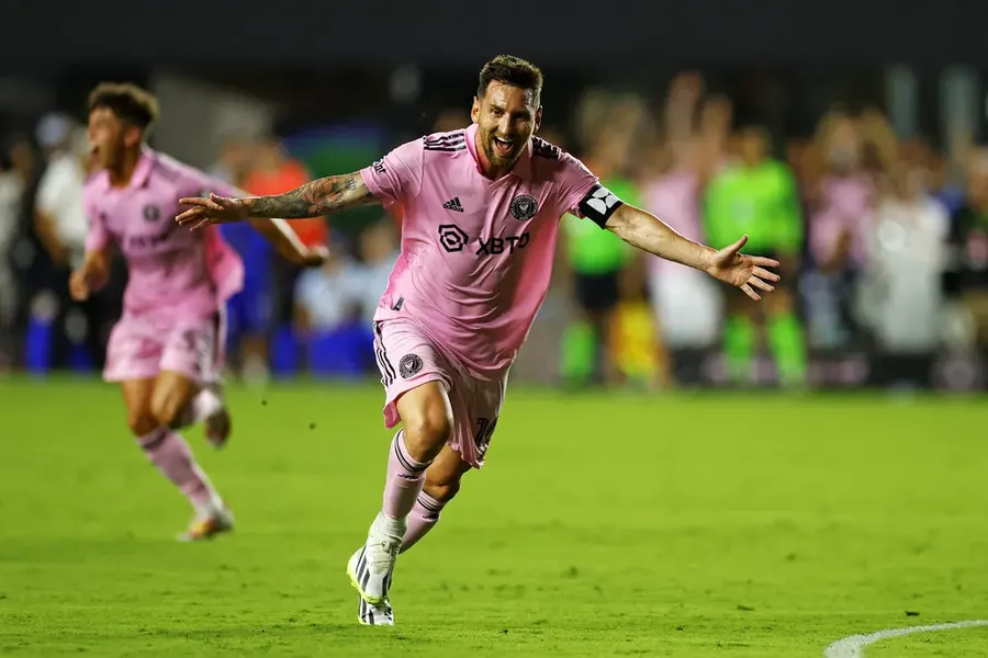 Messi marcó dos goles para clasificar al Inter Miami a semifinales de la Concachampions