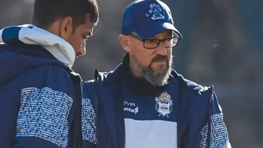 Alejandro Orfila dejó de ser el técnico de Gimnasia